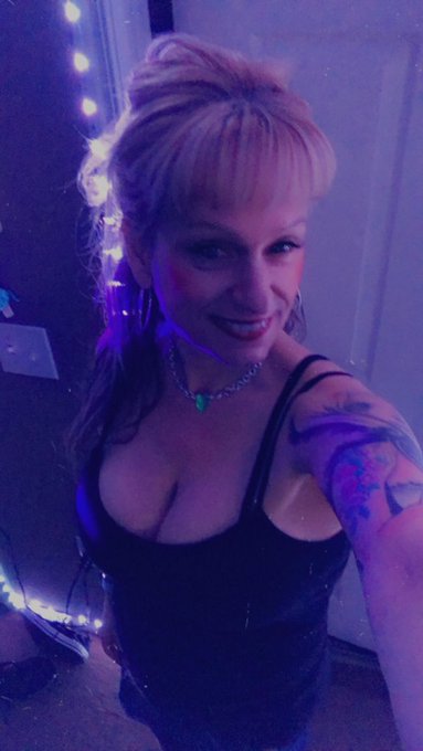 #meetme https://t.co/h4ececNYTi<a href="/tag/meetme"class="tags">#meetme</a>