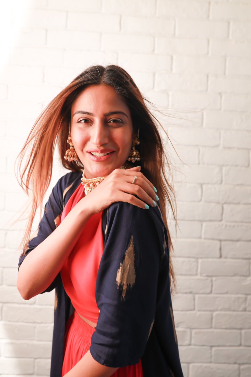 SurbhiChandna's tweet photo. 💄 https://t.co/LnqCwIZFaM