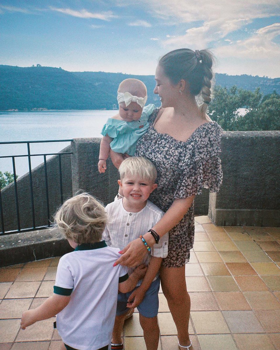 KevinDeBruyne's tweet photo. Happy anniversary baby
4 years and counting 🥰🥰 https://t.co/PK5Q5fgBUx