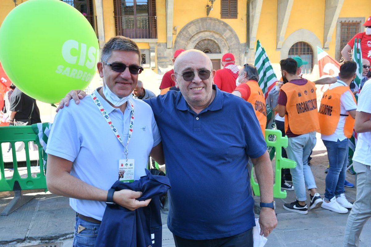 fai_cisl's tweet photo. #26giugno I segretari generali #FaiCisl e @FnpCisl @OnofrioRota e @ragazzini_p a #Firenze per la mobilitazione #CgilCislUil dove interverrà il Segretario Generale @CislNazionale #LuigiSbarra

#RipartiamoInsieme https://t.co/341sxYJRIK