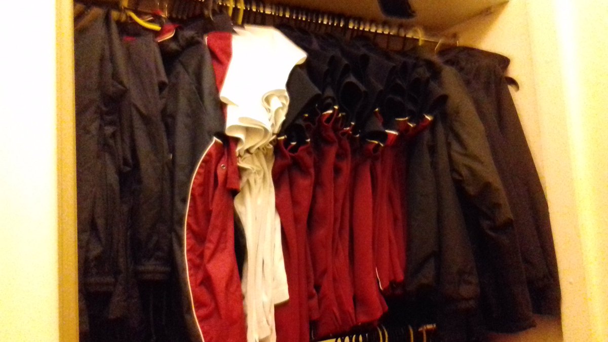 QueensSchoolPA's tweet photo. #SortedForSeptember @TheQueensSchool @QueensLowerSch
QSPA are running a #DonationsDrive of #preloved school #uniform & #PE items
Why not clear out your outgrown/unwanted kit: please bag it up & leave it labelled for our attention with the fabulous Lower or Senior School Offices https://t.co/KTak1Paka1
