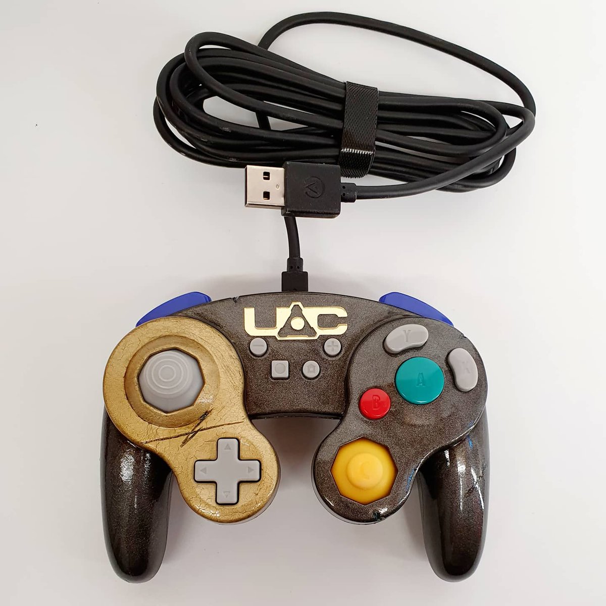 Gaming0utlet's tweet photo. Doom design Nintendo Switch controller with inspiration from the Plasma Rifle now available on our ebay.

#nintendoswitch #doom  #switchcontroller https://t.co/M2puEztnhe
