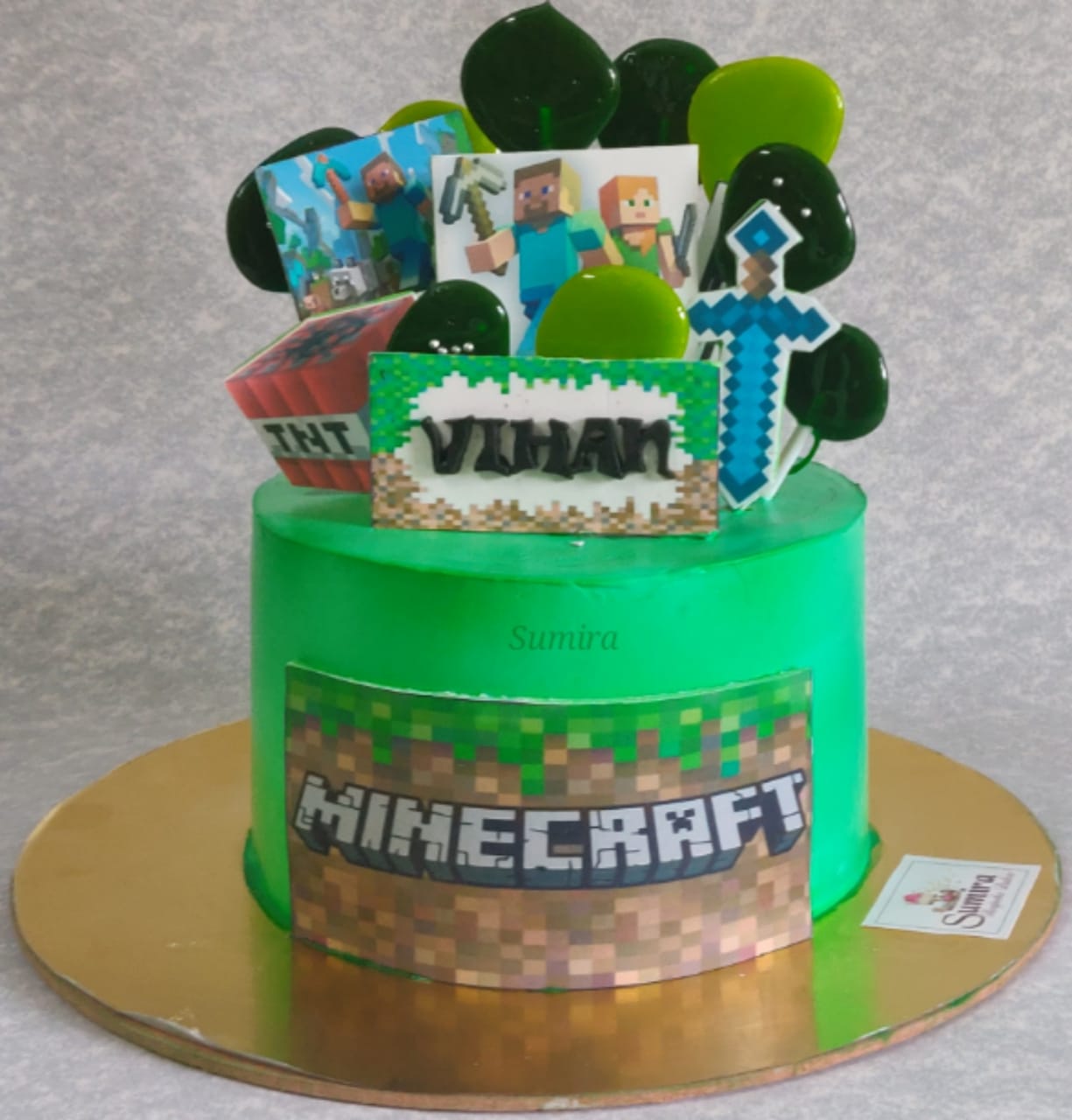 nubiarcakes - Domingou com esse bolo Minecraft 2 andares