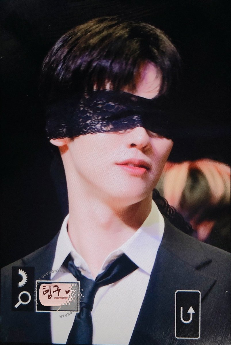 HyubGu's tweet photo. 210626 뮤코 팬사인회
엔플라잉 이승협 preview 

#이승협 #승협 #승짱 #LeeSeunghyub 
#엔플라잉  #NFlying https://t.co/PzZSfxShJb