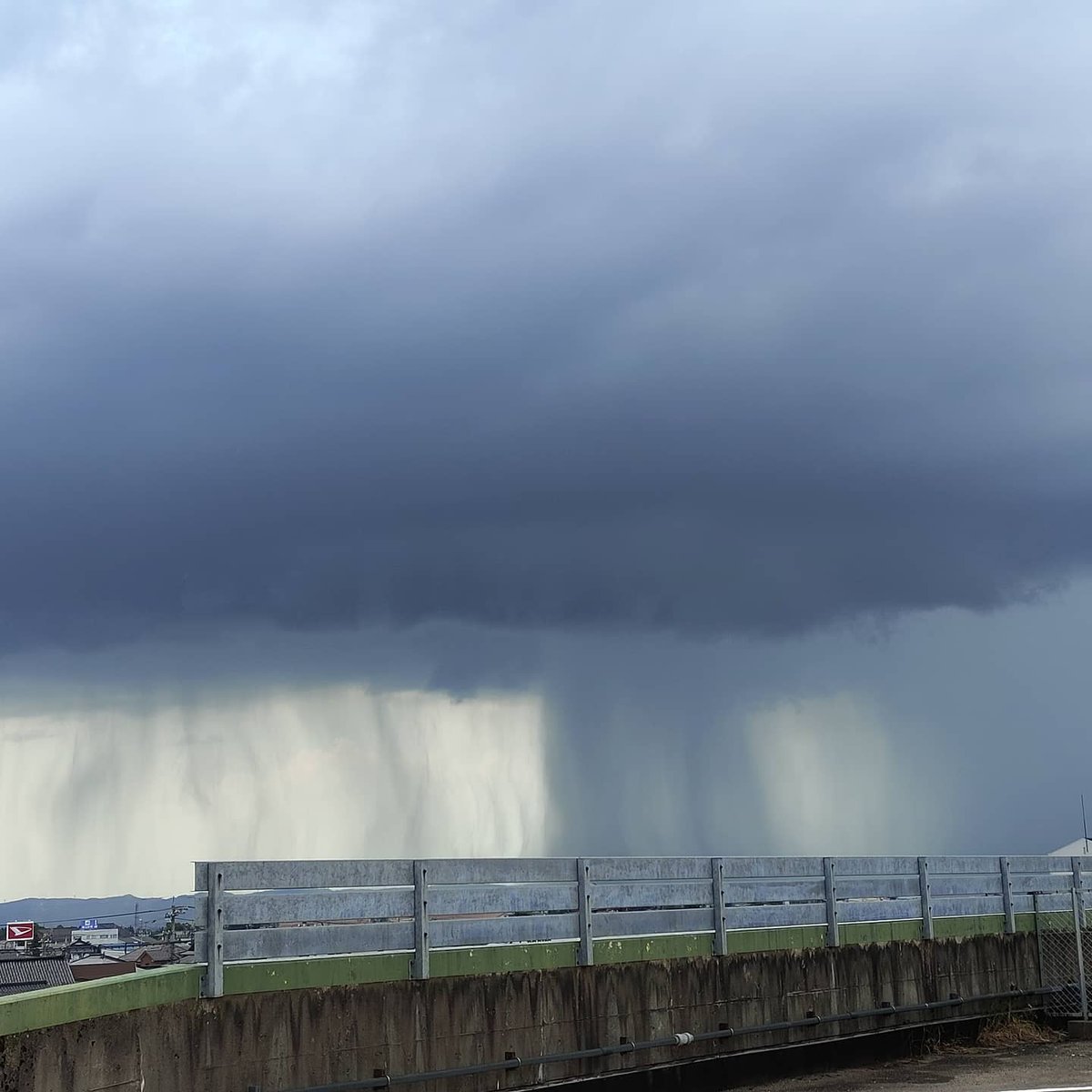 N278792's tweet photo. 雨柱☔
#雨柱 https://t.co/8PDpUdNyOR