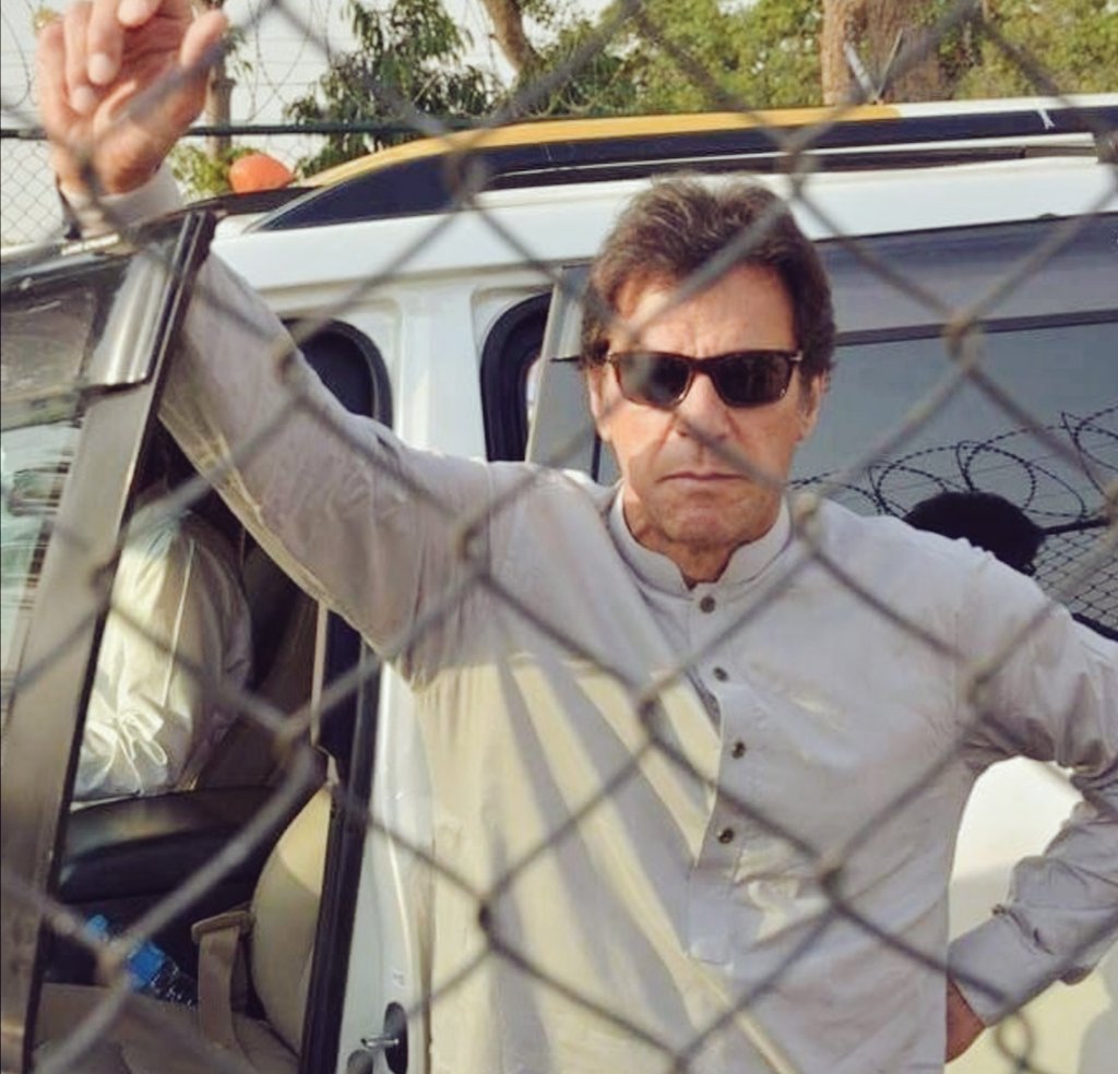 ArsshKhaan's tweet photo. پاکستان کو گرے لسٹ میں رکھ کر اپنا شوق پورا کرلو اڈے تو میں تمہارے باپ کو بھی نہیں دوں گا 💪 https://t.co/KVn6sH4j3H
