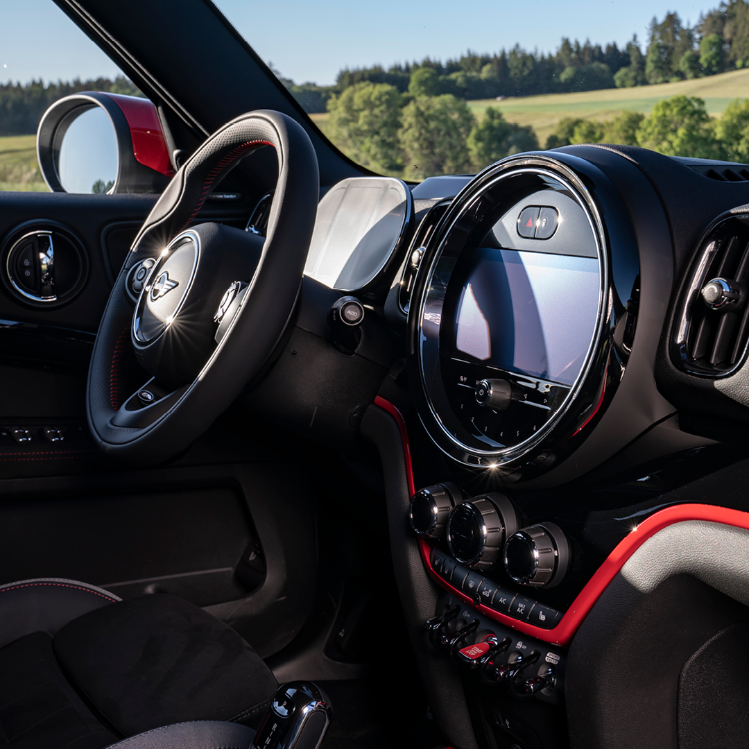 MINICPTCity's tweet photo. That shake in your hands means you’re right where you’re supposed to be. Now, unleash the fury of #225kW and go wherever your heart desires inside the potent #MINIJCWContryman. Visit us or call 021-402-7700 to learn more. #MINICapeTownCity #MINIThrillMaximised https://t.co/vFImbXzHXN