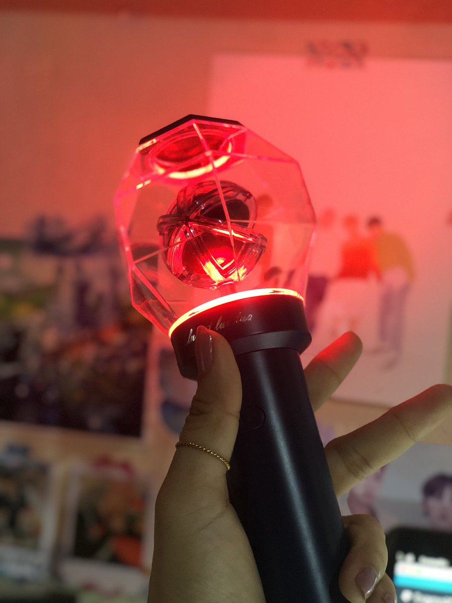 bebepotate's tweet photo. i can’t believe it arrived on time lol 🥲✨ 

My mom said: what do you need that for? can you even go to a concert? 🤣🗡 

@CIX_twt @CIX_Official 
#CIX #씨아이엑스 #BX #승훈 #배진영 #용희 #현석 #FIX #FOREBONG https://t.co/YgJrVn9zPd