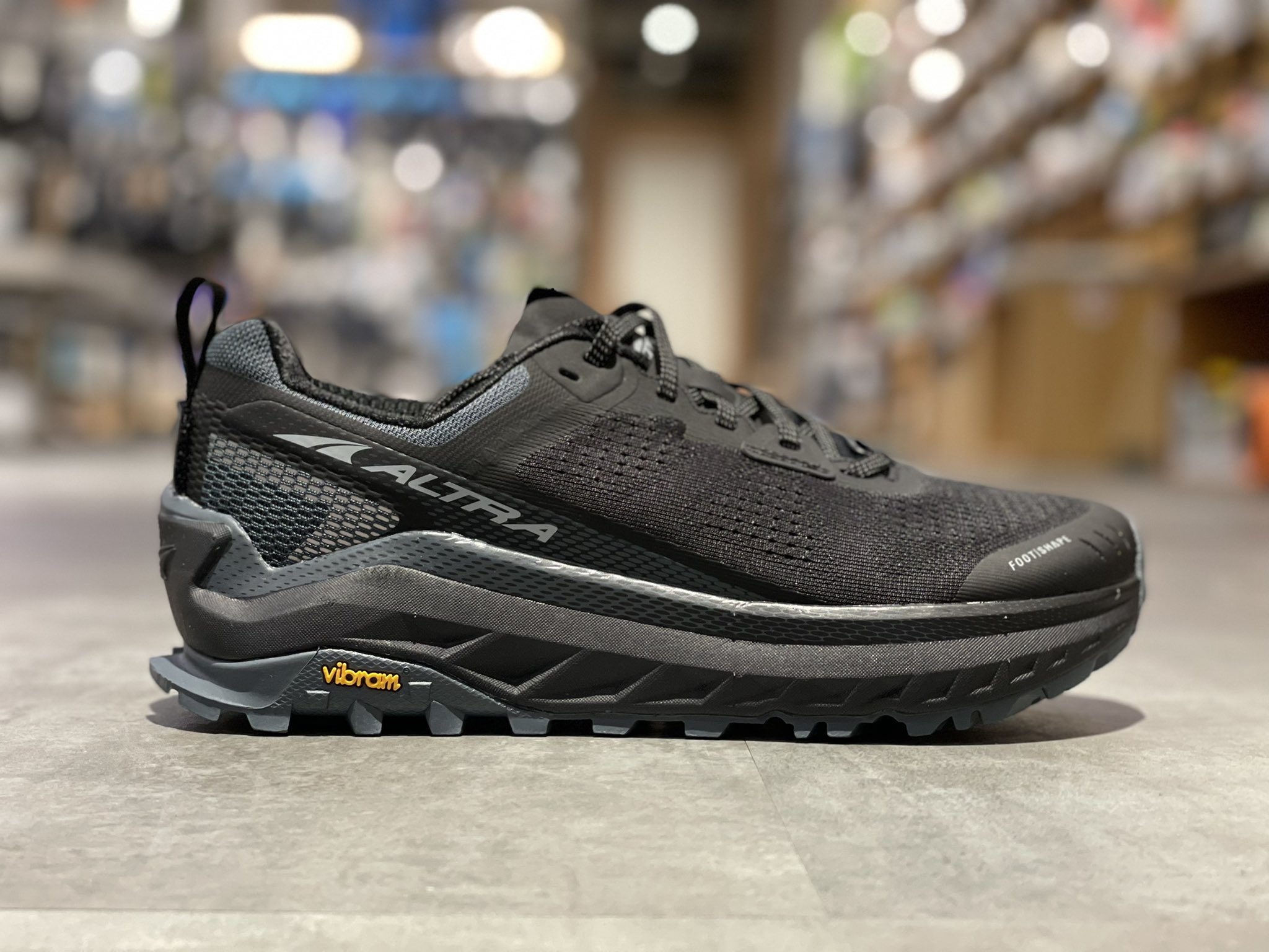 Altra オリンパス6 26.5 ブラック（OLYMPUS 6 HIKE MID GTX 