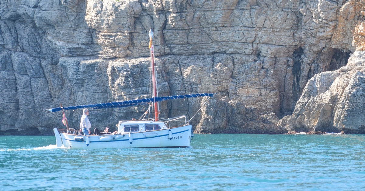 SERVICES PORTUAIRES - Louez votre anneau au Club et profitez de vos vacances avec tous les services. Vous obtiendrez une remise de 5% pour les séjours de 15 jours ou plus! <a href="/PortsCatalunya/">Ports de Catalunya</a> <a href="/navilyapp/">Navily</a> #nauticescala #visitlescala #incostabrava ow.ly/DajK50FioDS