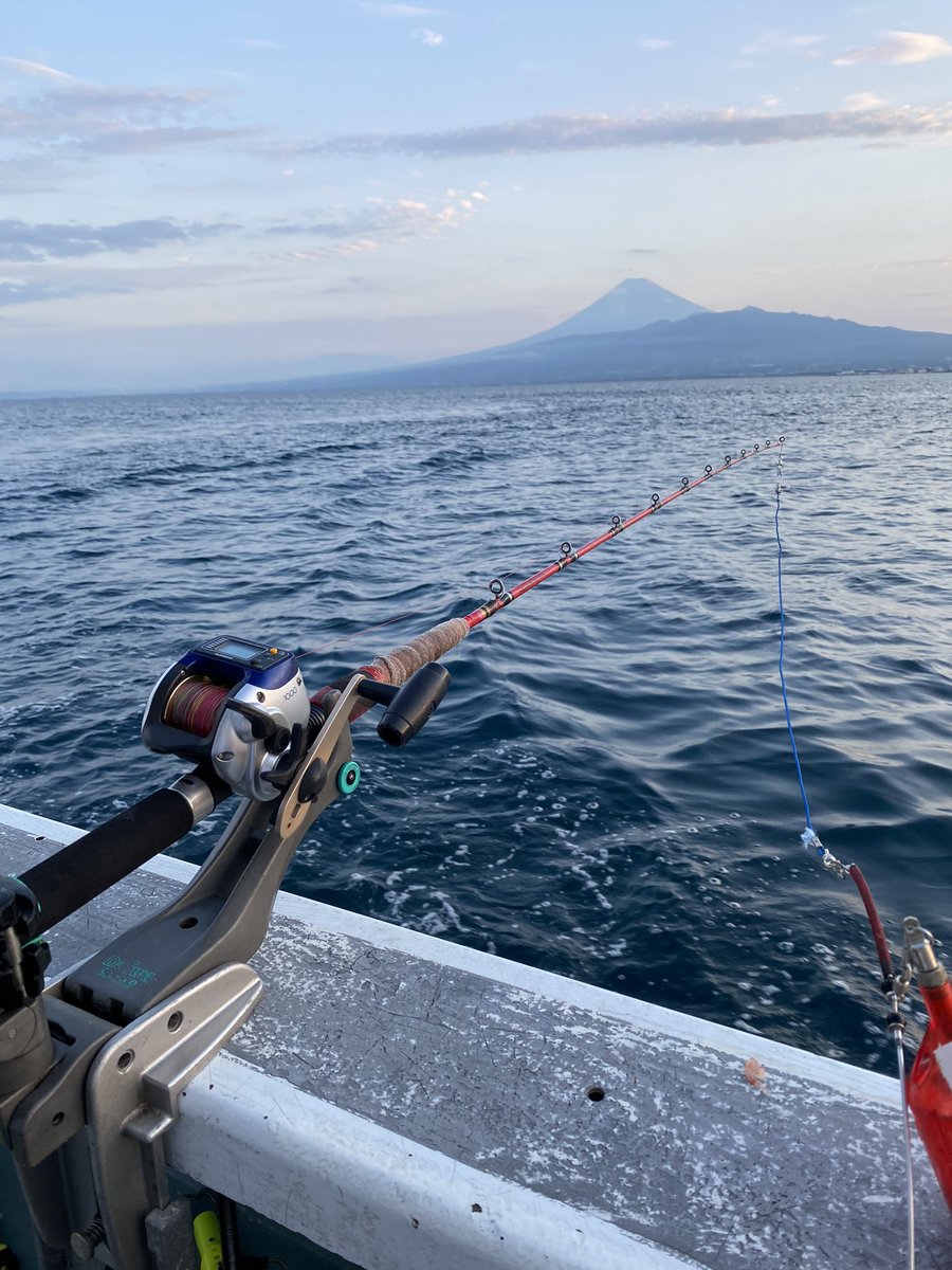 gucciykool's tweet photo. 今日は真鯛を狙って沼津の潮丸さんに🚤🎣
乗っ込みが終わって食い渋り、本命は姿を見せてくれなかった😭
それでも超楽しかったので結果オーライかな🤔
#茅ヶ崎釣査団
#CFT
#SHINO_B
#MURDERONE
#湘南
#湘南レゲエ
#湘南のカリスマ
#潮丸 https://t.co/n1aqzKbi9H