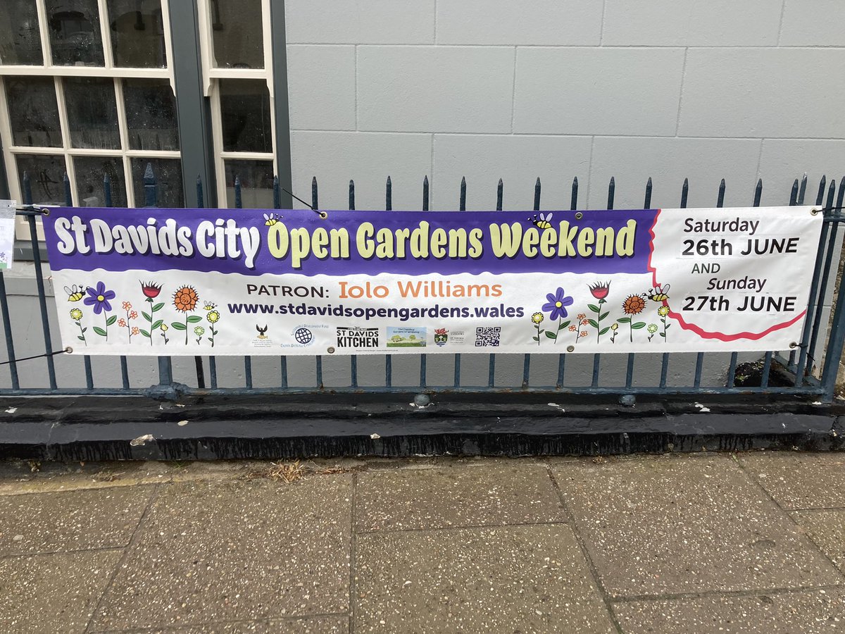 Today is the start of #stdavids #opengardens weekend 🌻 & the sun has just appeared☀️! Pop down to our stall & say hello in the Cross Square, where tickets are also on saw for the event, & do visit the new #communitygarden on The Close open to all💚 #stdavidscity #visitstdavids