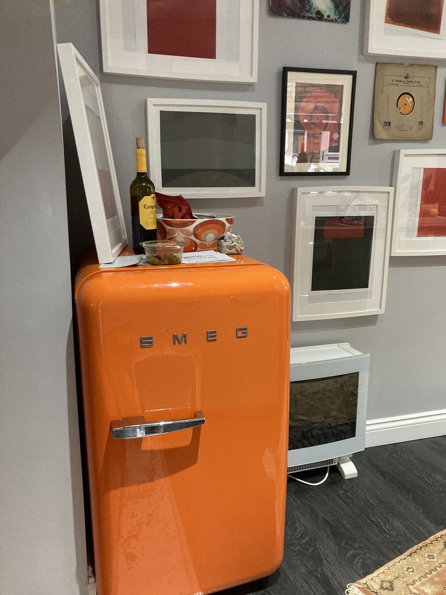 harvey_cate's tweet photo. I bloody love our @Airbnb in Hebden Bridge. Quirky as, full of history, colour and books. Woo hoo! Oh, and we #exchangedcontracts yesterday on our house in Cornwall. Yesterday was a great day. Sending love to other #anxious house buyers 🤩 https://t.co/dgN5h4z7fc