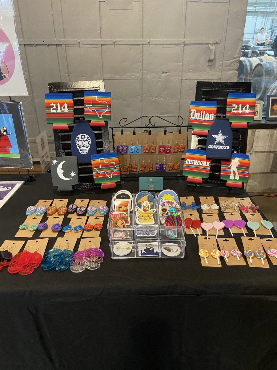 Robles_designs's tweet photo. #DallasTX #vendorlife #roblesdesigns #SmallBusinesses #SmallBiz #resinart https://t.co/cpHgegbvMN