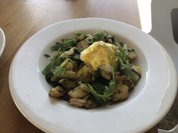 TheBeachHut1's tweet photo. Weekend special brunch and lunch smoked haddock spiced potatoes poached egg and curried hollandaise https://t.co/zbw93tdARj