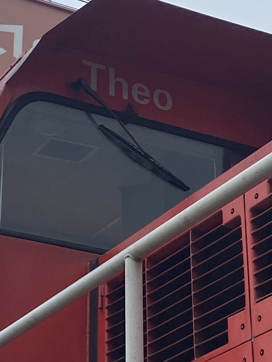 Vandaag hebben we Theo op bezoek. Hij komt eens even goejedag zeggen #Combinant#DBCargo#Hupac
