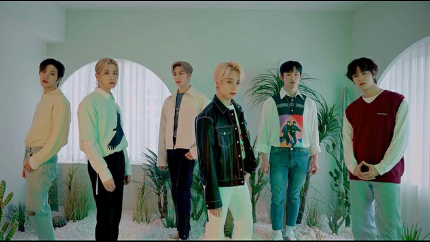 StanWeus's tweet photo. how everyone sees them: as I see them:

Как их видят все:
как их вижу я:

#oneus https://t.co/Gaa7tt7GVg