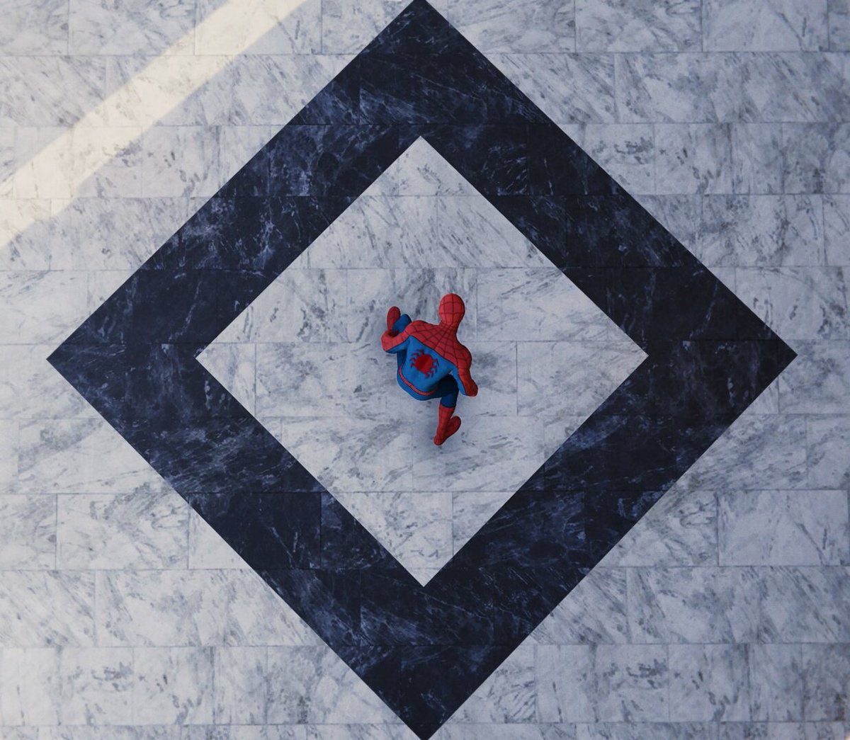 GNostalgea's tweet photo. ๐
Photo Mode : Spider-Man PS4
#spiderman #peterparker #spider #ps4 #sony #playstation #playstationexclusive #landscape #newyork #skyline #insomniacgames #superhero #insomniac #bluesky #redandblue #marvelsspiderman #bluetint #officerdavis #milesmorales https://t.co/IhlyQQfc3A