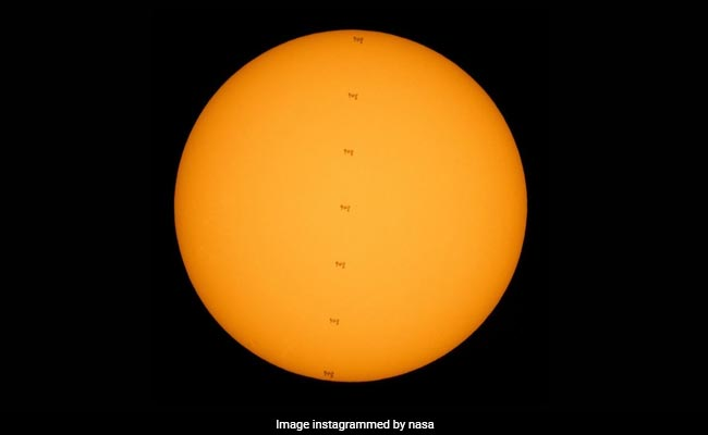 ndtv's tweet photo. NASA Shares Image Of International Space Station As It Transited Sun
https://t.co/h3TP0uy0kK https://t.co/hBDij3jzG6