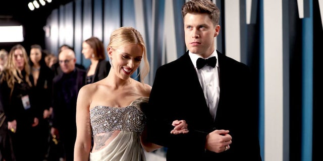 #ScarlettJohansson reveals husband #ColinJost wouldn’t help her rehearse for #BlackWidow because of spoilers! - https://t.co/VZQMB7sqsR https://t.co/tpvA6I6Iqr