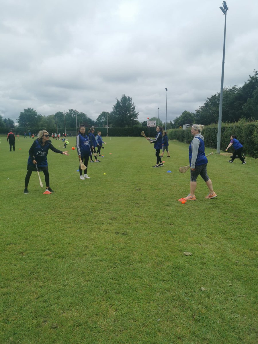 ClaneGAA's tweet photo. Week 3 done๐ Thanks to Grรกinne and Dearbhla Martin, Kildare & Clane Club Players, who came to train our parents at Tesco Hurl with Me Initiative this morning! Parents are more than welcome to join in the remaining 1 Saturday๐๐โพ#MNAProgramme #MNA2021 @officialCamogie @TescoIrl https://t.co/VbQzHPeaKy