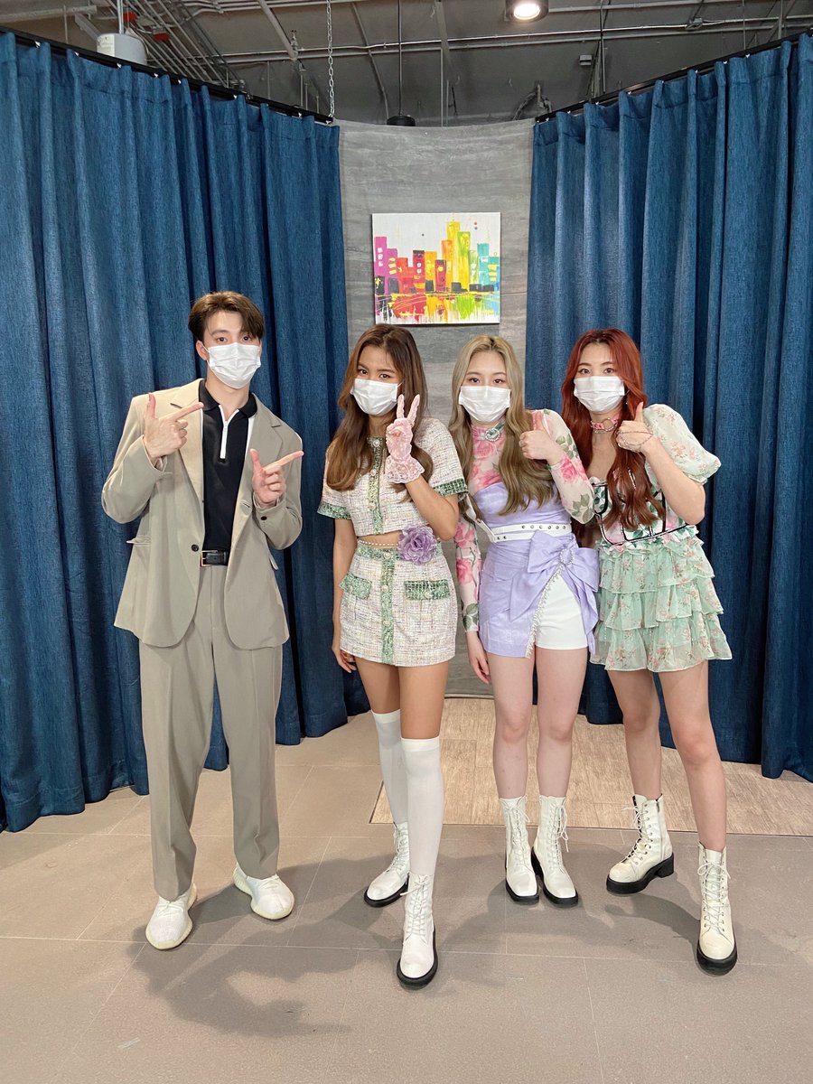 AR3NA_official's tweet image. ขอบคุณมีน พีรวิชญ์ @m34nismind ที่มาเป็น special guest และ #IRIS ทุกคน ที่ติดตามชมและให้กำลังใจ #AR3NA ในวันนี้นะคะ ฝากติดตามเพลง Move On รวมถึง The Duet Project ในอนาคตด้วยนะคะ #AR3NAxMean_Showcase