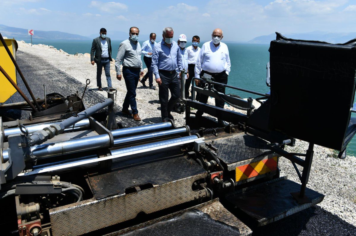 <a href="/Isparta/">mehmet tufan</a> İl Özel İdare asfalt çalışmalarına Eğirdir-Bedre yolunun sıcak asfalt kaplama çalışmaları ile başladı. 
Sn. Valimiz Ömer Seymenoğlu ve Başkan @serkank52843984 ile birlikte çalışan arkadaşlarımızı ziyaret ederek başarılı bir sezon diledik. 
Hayırlı olsun.