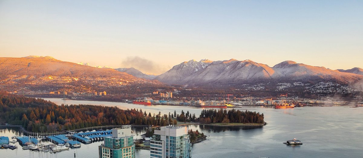 yvrblogger's tweet photo. Cheers2 oh what a beautiful morning! .....warm thoughts all !!!
#yvrheatwave https://t.co/d9GOTTkBMr