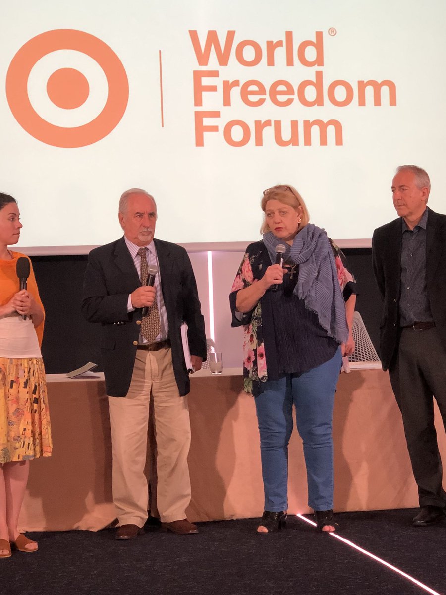 FLMIRONES's tweet photo. #MIRONEWS La gente debería escuchar lo que se dice en el World Freedom Forum de Sitges, no se inocularía nadie si supieran la mitad de lo que aquí se demuestra.Un aullido https://t.co/Q3Nny9Tj0F