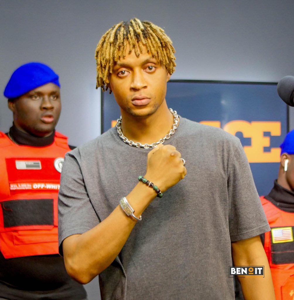 Nous on sait pas faire semblant 
La victimisation c'est pour les faibles  .

Restez posés la kamora  ,trop de missiles dans le placard. 

Ce qui peut t'avaler ,évite que ça te lape.

#3D  

#SAITAMA