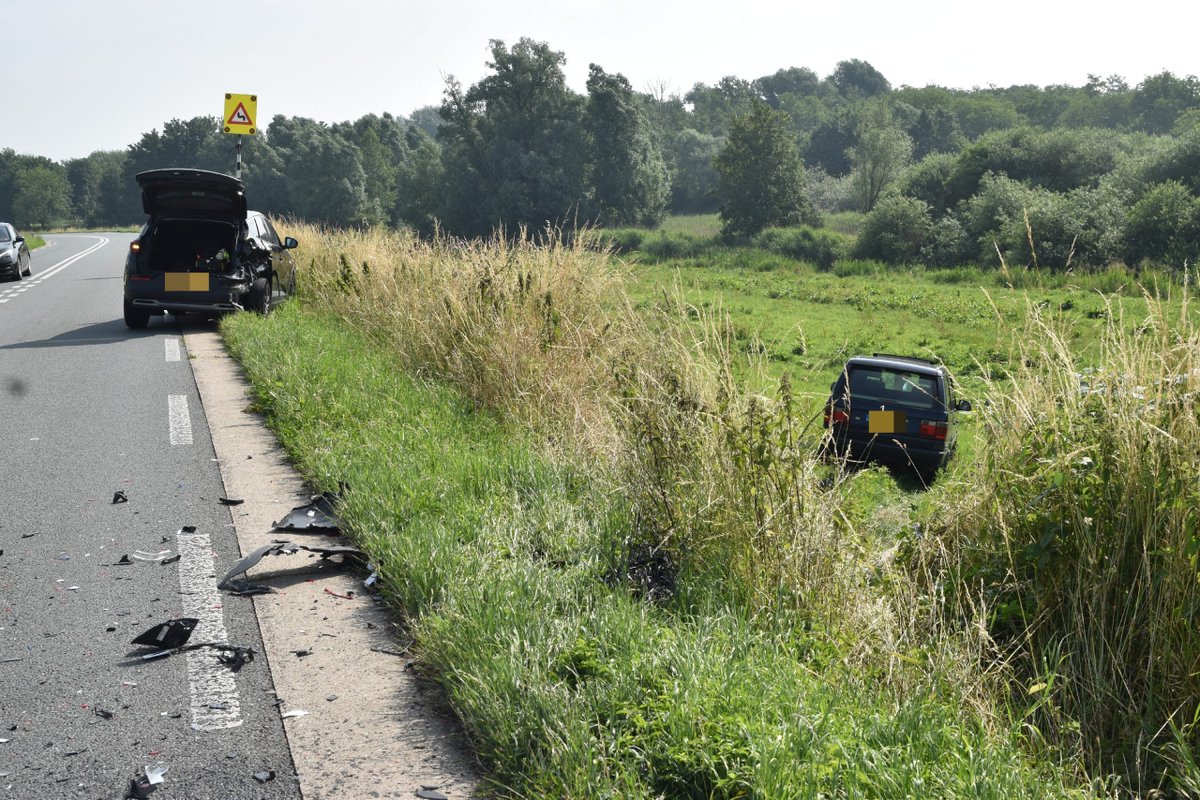 Twee jonge kinderen gewond bij aanrijding op de sluisdijk bij Poederoijen -..