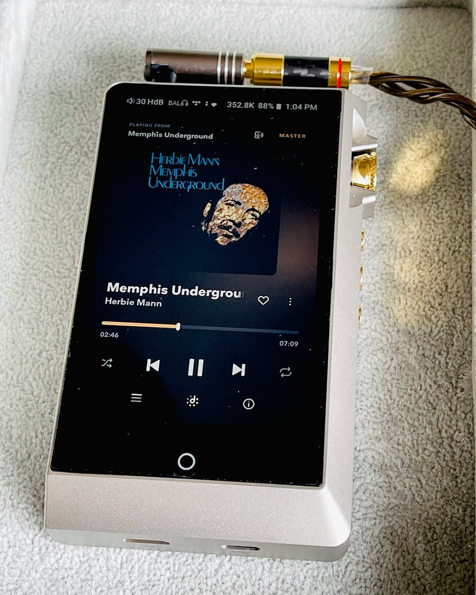 iemreviews's tweet photo. @CayinAudio N6ii Ti with the R2R R01 card is an exceptionally transparent and resolving #DAP combined with a natural and lifelike portrayal of music… #audiophile https://t.co/9aMWKhqjEO