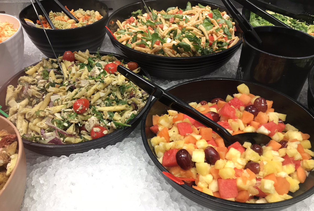 ItkonenE's tweet photo. Aurinkoista Juhannusta toivottavat Tapiolan herkkumestarit  ! Jos juhlan herkut ja juomat loppuivat tai kaipaat täydennystä Food market Tapiola on avoinna myös juhannuspäivänä klo 21 asti. Tervetuloa ! 💚 https://t.co/nrUtBJXPWU