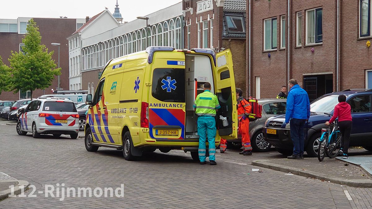 Melding ambulance Raam Schiedam inzake steekpartij