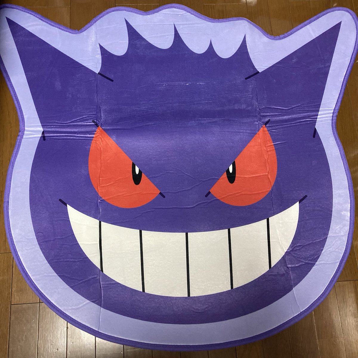 にょ 今日の ゲン活 ゆきさん Mk731ny に教えてもらったアベイルの新商品のルームマットをお迎えしてきたよ 105cm 115cmのサイズで値段たったの1980円 アベイルで以前お迎えしたクッションとスリッパを並べると なんて素敵なゲンガー部屋