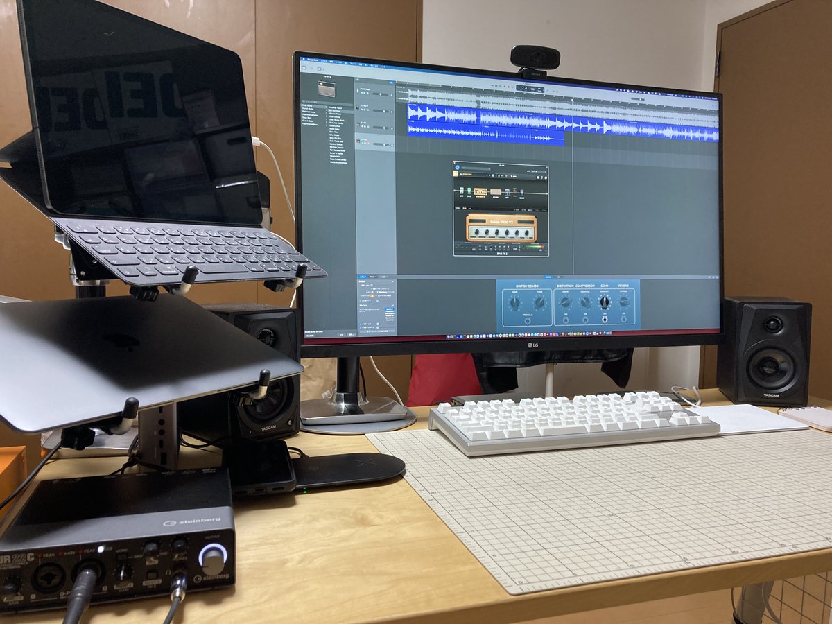 昨日今日とお久しぶりな方々からご連絡を頂きありがたい限り。ご心配をお掛けして恐縮ですが足以外元気です。
何やってんの？ってよく聞かれますがほぼ毎日ギター弾いたりDTMの真似事したりして楽しく過ごしてます。