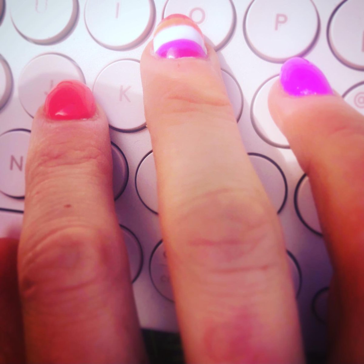 gemmyred's tweet photo. Dear clients, if I’m writing for you today, these are actual scenes… #fingerwork #nailart #lesbianflag #lesbianflagart #logitech #defylogitech #morenasnails #morenasnailsandbeauty https://t.co/GKMkWsgkzJ