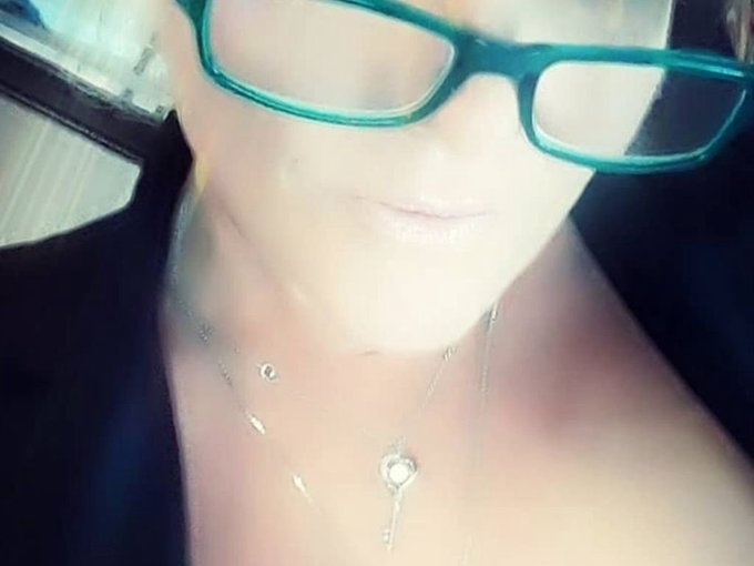 I'm online right now on Skyprivate - pay-per-minute system for Skype live shows. Call me right now in