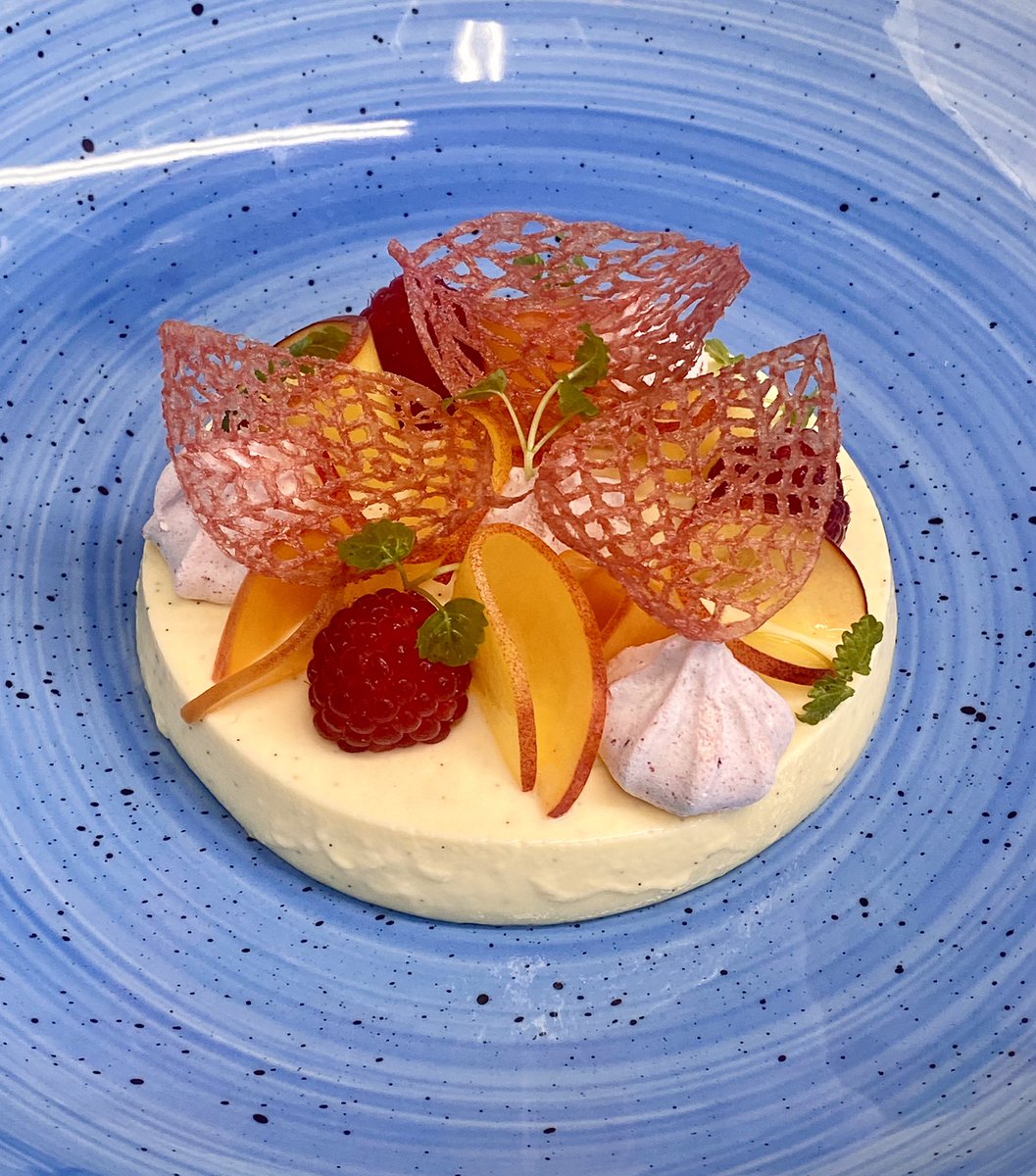 A sweet little number that has been in development since May’s Garden Restaurant… on the menu now

Late Harvest Sauvignon macerated peaches, vanilla panna cotta, raspberries 

#masterpiece 
#producedriven 
#notbadforapub 
#diningdestination 
#morande