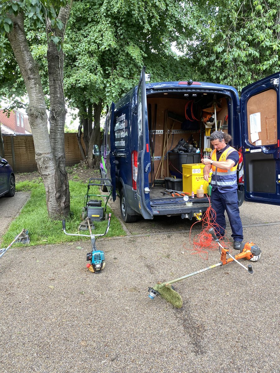 The new Probation Service in action at St Mary’s church, Redbourne. My thanks to supervisors Di, Patsky and Sergio for showing me round this fabulous Community Payback project. Day 1 - great start.