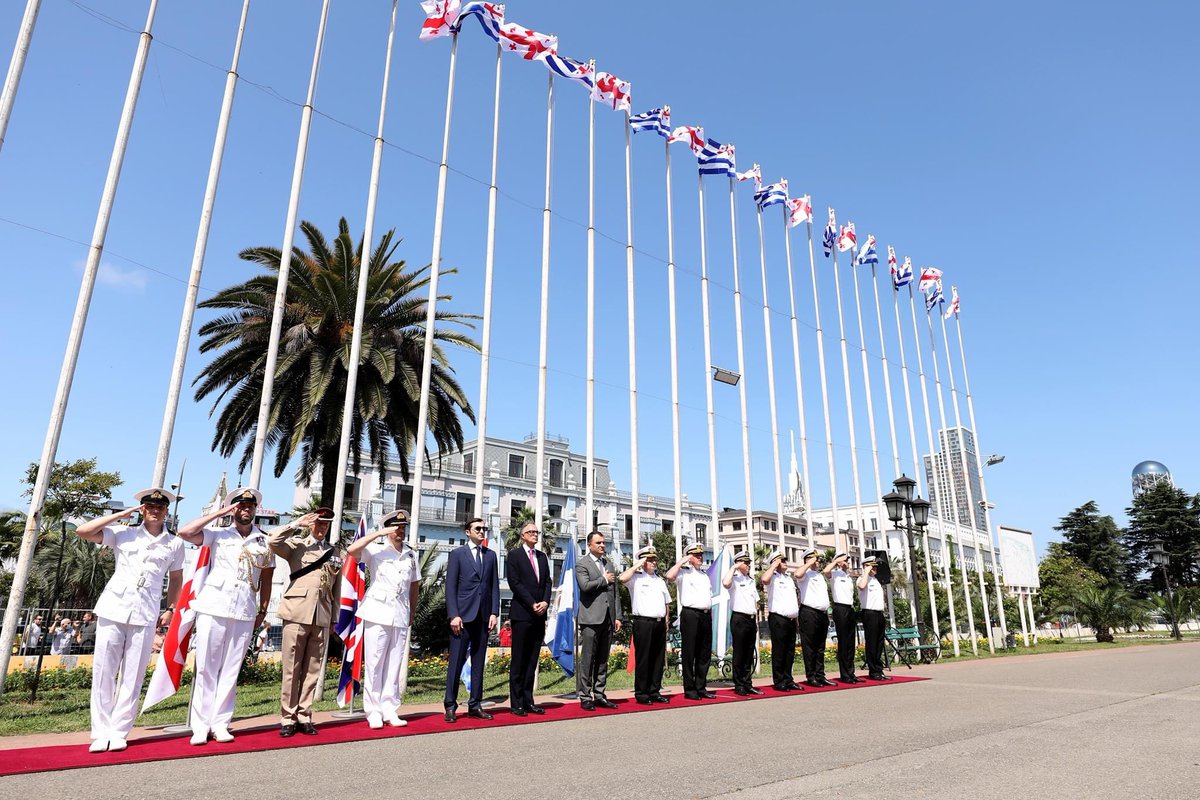 MIAofGeorgia's tweet image. The Royal Navy ship #HMSDEFENDER has arrived at the Batumi Port.

The ship&apos;s visit serves to demonstrate the close cooperation between the #UnitedKingdom &amp;amp; #Georgia in the defence and security field.
🇬🇪🇬🇧
police.ge/en/14743