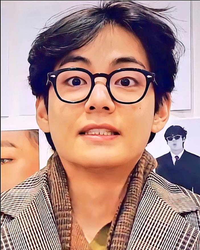 bangtanhourlyy's tweet photo. saranghae μμν.
#TwitterCrush #congratulationsbutter https://t.co/2hhFoMvOYW