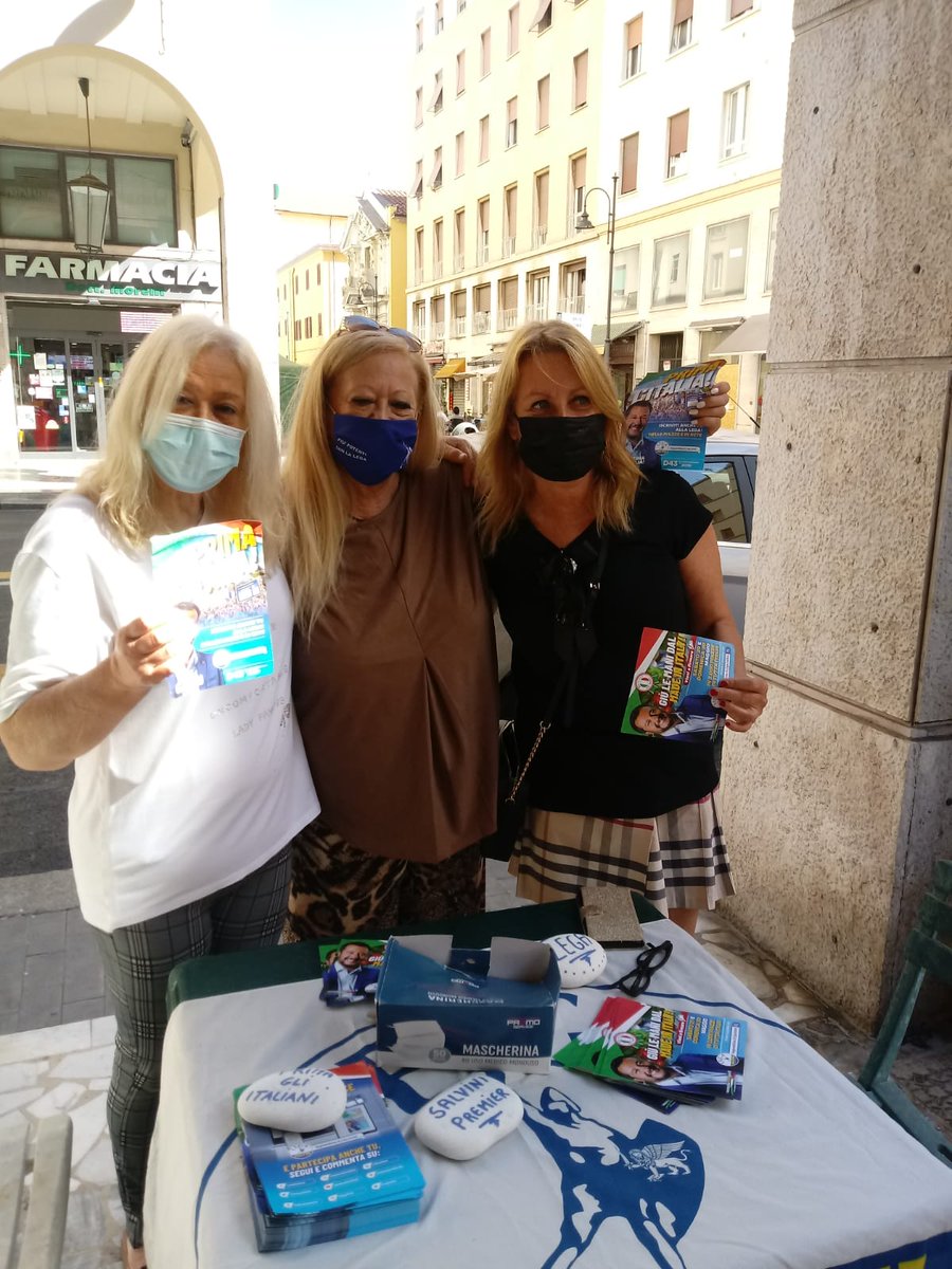 LegaLivorno's tweet photo. Lega #Livorno presente anche questo #Sabato in #ViaGrande con il gazebo allestito sai suoi favolosi #iscritti ed #eletti...
Grazie alle grandi #donne e ai grandi #uomini della sezione ladronica !!!
https://t.co/Agzp6qrpa3 https://t.co/Q5jz5u3zlP