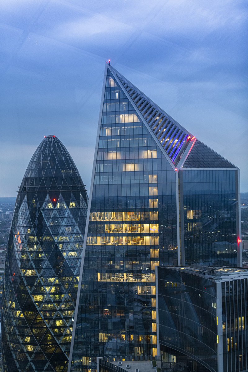 The Gherkin & The Scalpel 🇬🇧 #London #Uk #City #Britain #TheGherkin #TheScalpel #SkyGarden #cityscape #Nikon #BlueHour