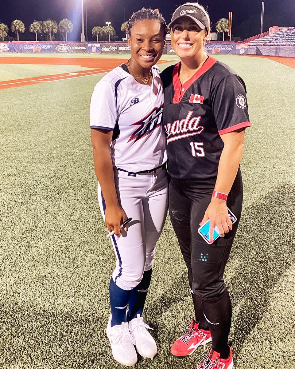 daniellelawrie5's tweet photo. Met @2seas__ β¦ dig her β¨β¨β¨ #futureofoursport https://t.co/jKtWjNrlj6