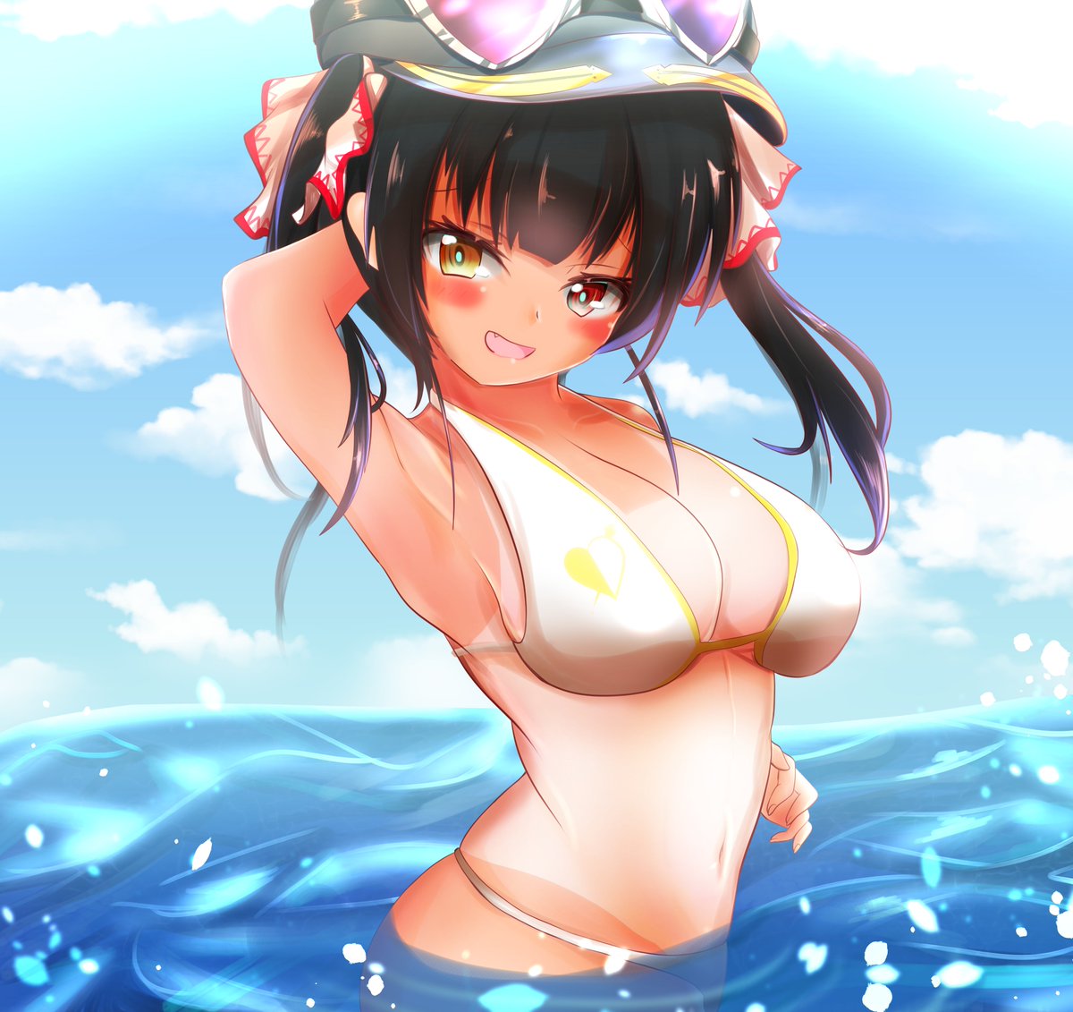 #マリンのお宝
褐色スク水日焼け跡ビキニ船長と、黒髪Ver差分 