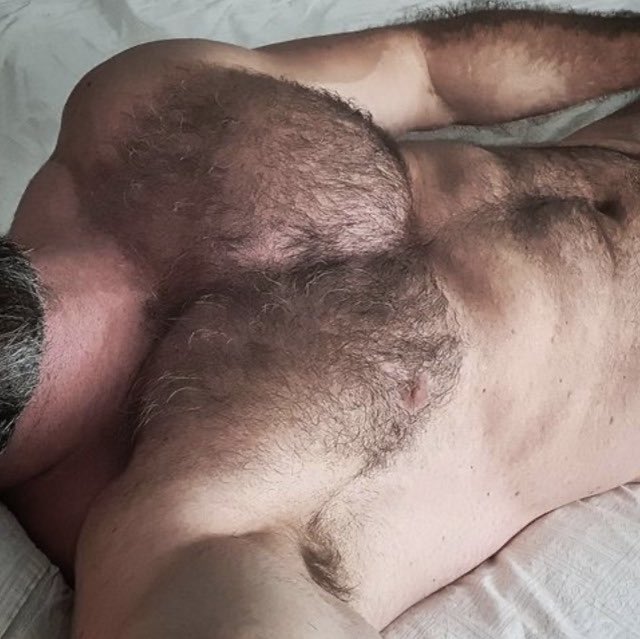 ?June 26, 2021? #hairsome #hairychest #hairygay #hairyfan #scruff #beardedhomo #beard #hairymen #gay
