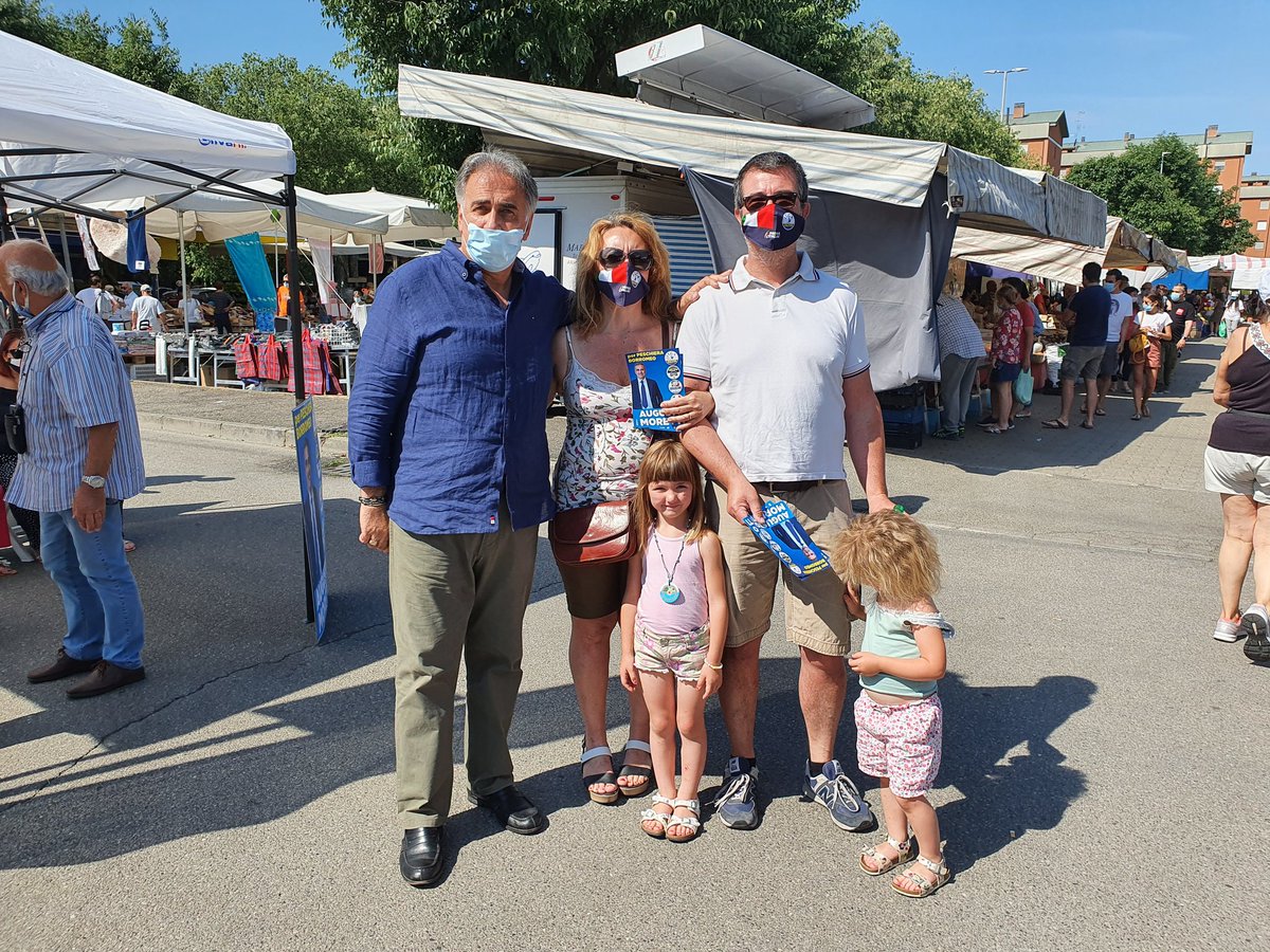 MarcoMasciadra's tweet photo. E anche oggi... a #PeschieraBorromeo la Lega c'è !!! A sostegno del candidato sindaco #AugustoMoretti ! 👍 https://t.co/QKfYuDC1Bx
