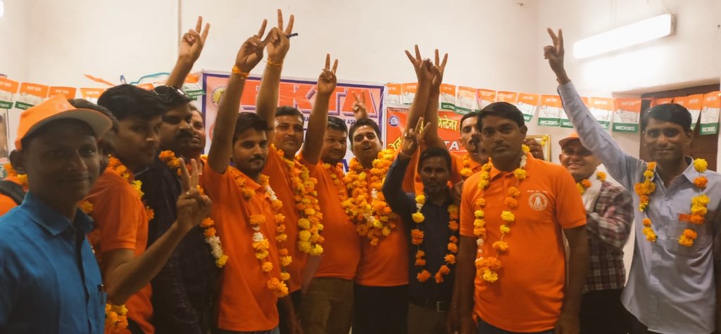 Mukeshs07966367's tweet photo. #GiveJusticeToTrackmaintainers
👉#CaderMergeinMultiskill
@RailMinIndia
@LabourMinistry
@HRDMinistry
@PiyushGoyalOffc
@PMOIndia
@IR_CRB
@railwayseva
@v_vungarala
@loyalrailsevak
@nfirindia
@Airfindia
@AnchorVijender
@NwrRkta https://t.co/xWIGEVl1CB