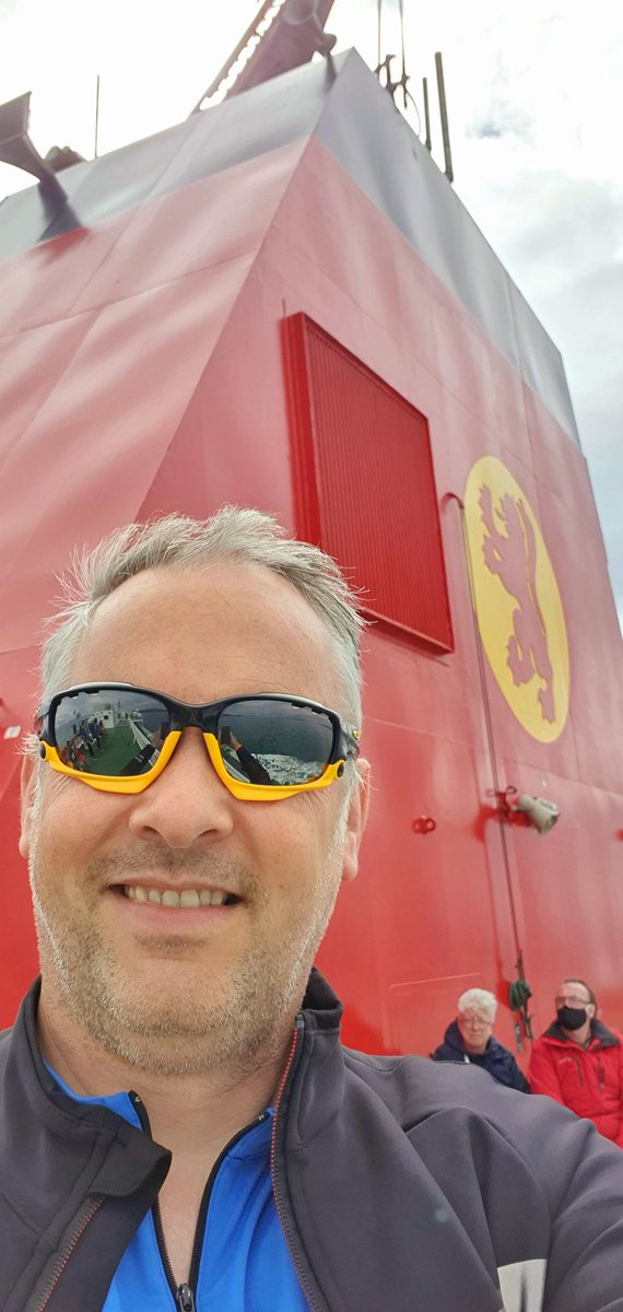 RobCochran1874's tweet photo. 2.
Made it to Ferry 2 #5ferries
#fiveferrieschallenge
50km done.
Crossed #Arran including a gigantic climb (for me) now across the water to mainland - altogether now #mullofkintyre https://t.co/sxSPNXi3ty
